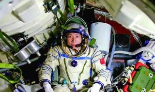 神十七航天员准备第2次出舱 神十七航天员准备第2次出舱